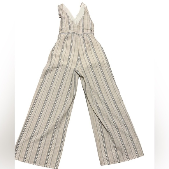 Harper Heritage V neck sleeveless jumpsuit‎ Size Medium - Picture 1 of 6